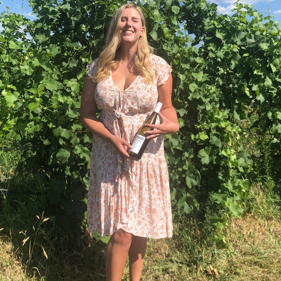 KIVARI Pink and white flutter sleeve key hole tie front midi dress size L - Picture 4 of 4